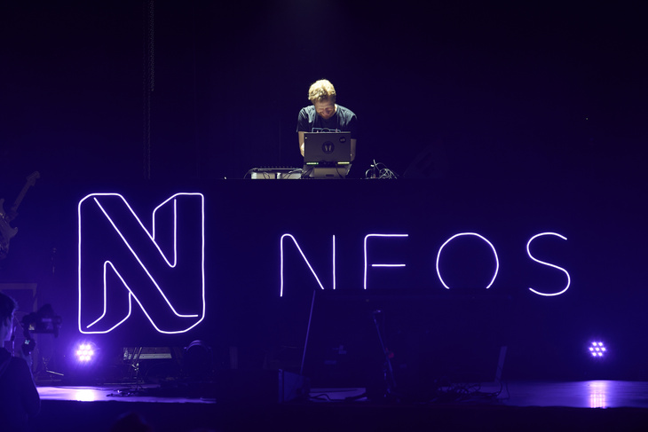 Neos Con Party